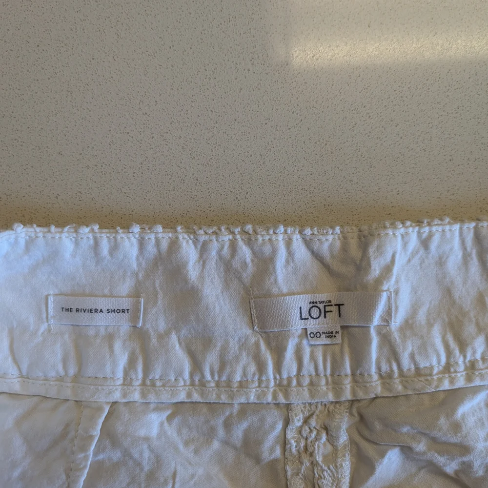 3 for $25 | LOFT | Size 00 | White Lace Women Shorts - Picture 5 of 6